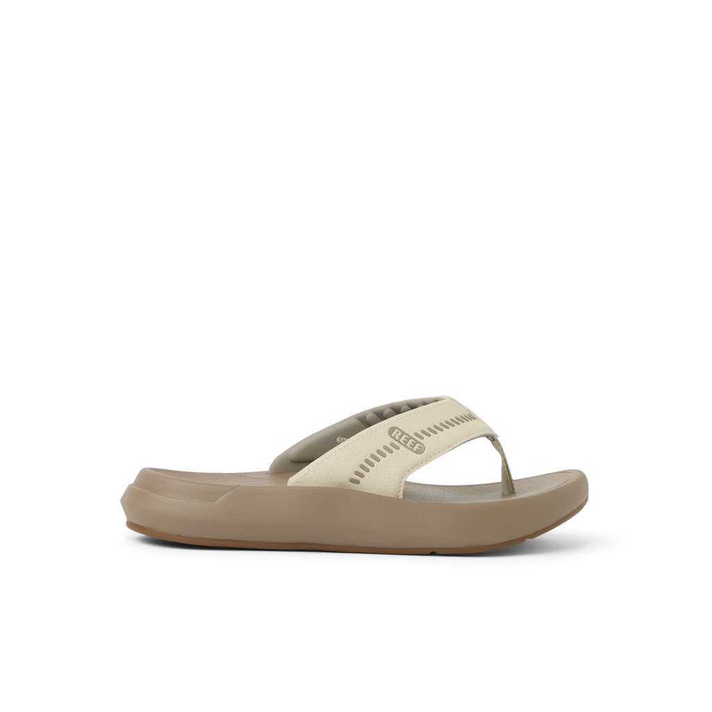 Cruiser men's sandal facing right, oatmeal color with anatomical arch support and soft-rebound cushioning for comfort.